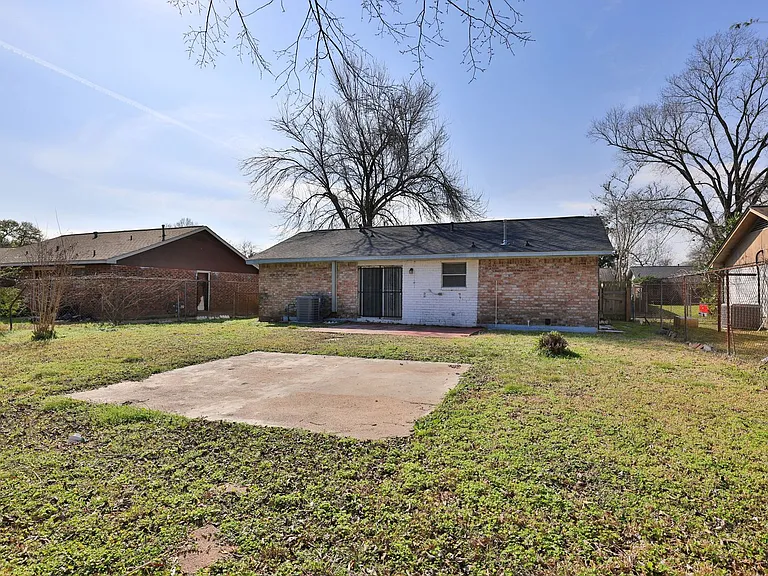 9834 Denning Dr — Photo 33