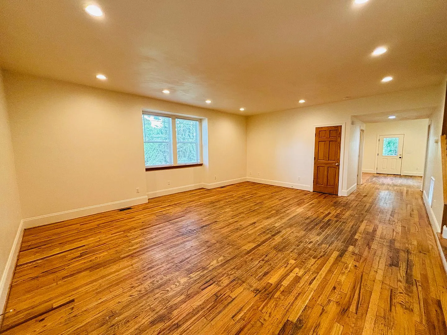 4 Bedroom 3.5 Bath House — Photo 4