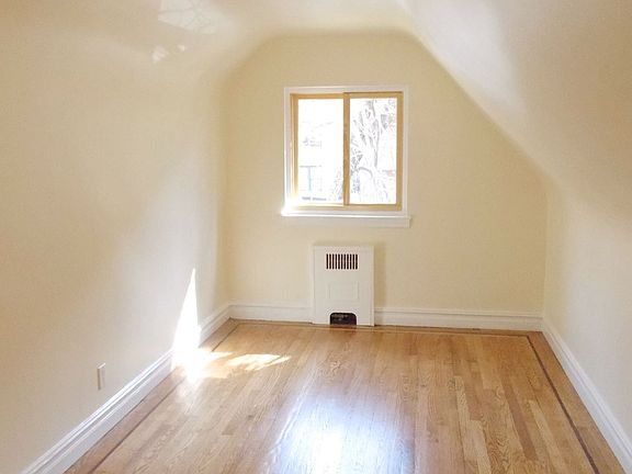 5th image of 550 E 19th St