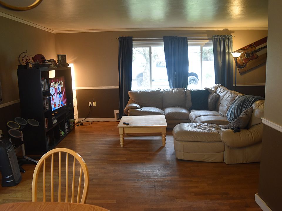 Beginning of dining/Living 