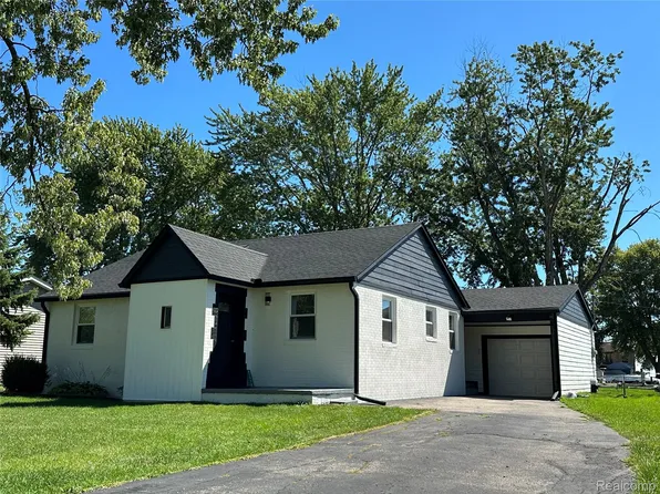 47978 Jefferson Ave, Chesterfield, MI 48047