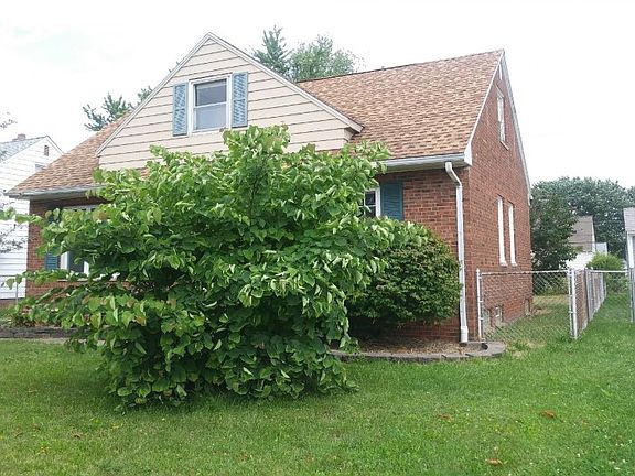 2nd image of 225 E 327th St