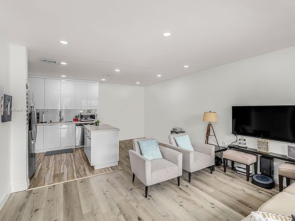 4th image of 6878 NW 173rd Dr APT 906