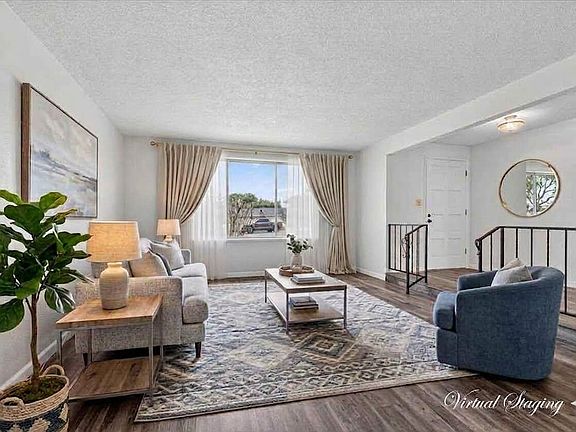 3rd image of 415 Sutter Ave