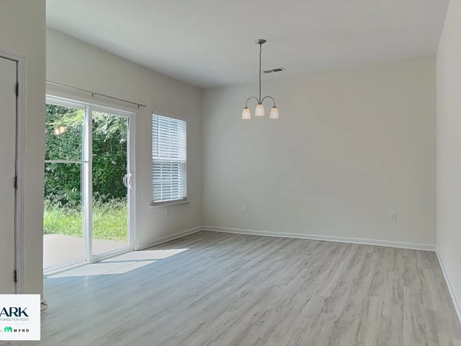 4 bed, 3.0 bath, 1865 sqft, $2,215 — Photo 4