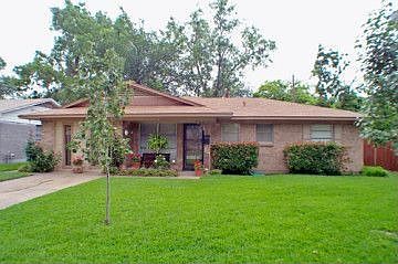2nd image of 360 Rivercrest Dr
