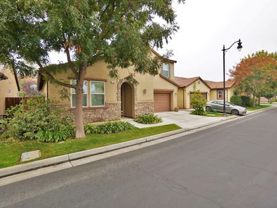1795 W Van Gogh Way, Hanford, CA, 93230