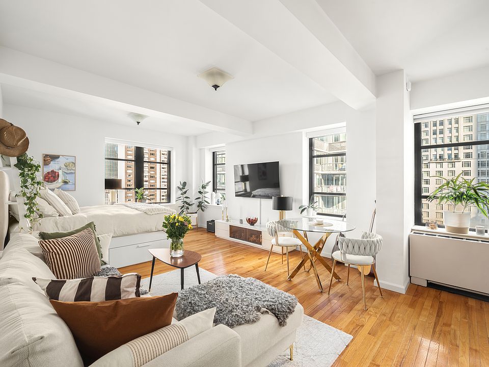 1st image of 43 W 61st St APT 24Y