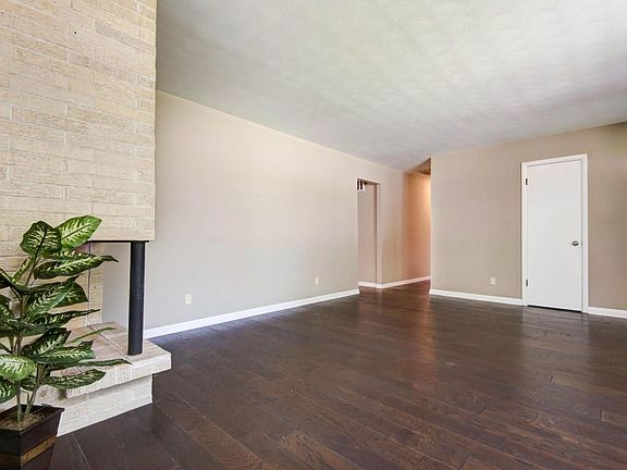 5th image of 2506 S Hillsboro Ave