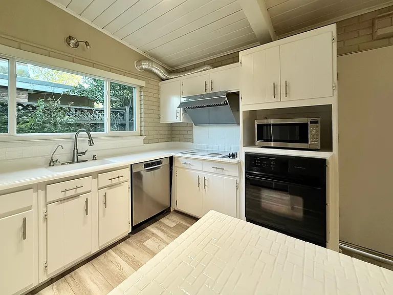 435 Dell Ave — Photo 10