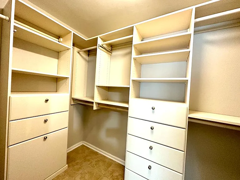 2421 Normancrest Ct — Photo 12