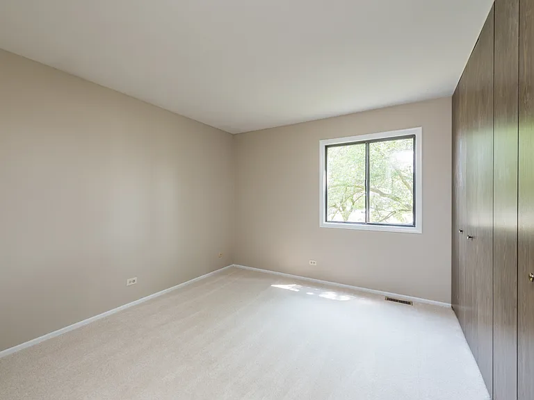 801 Hughes Pl — Photo 9