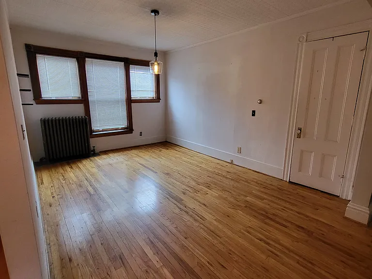 376 Pearl St #R — Photo 7
