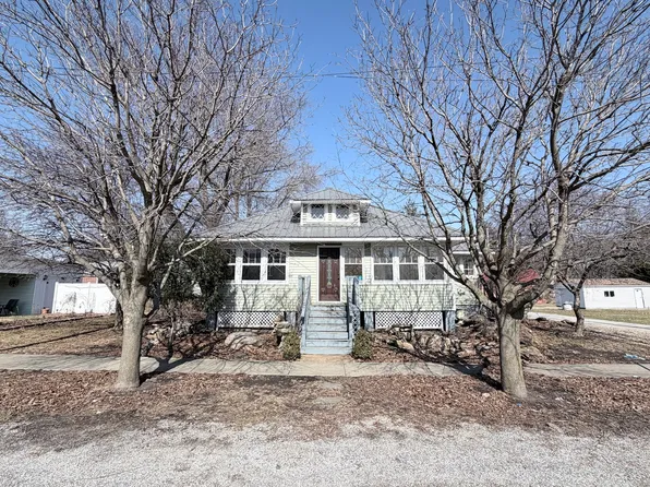 102 E Lincoln St, Pesotum, IL 61863