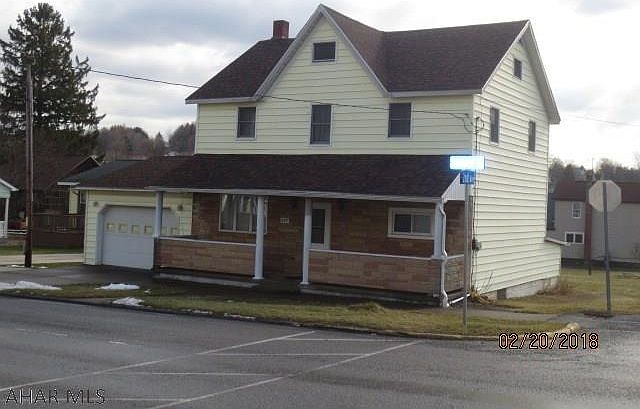 1st image of 247 Beaver St