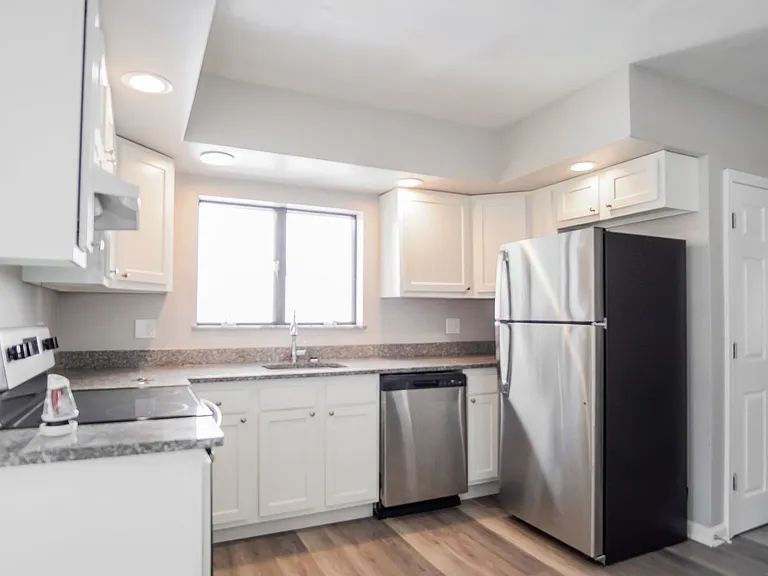 822799_020_kitchen_13326602.jpg