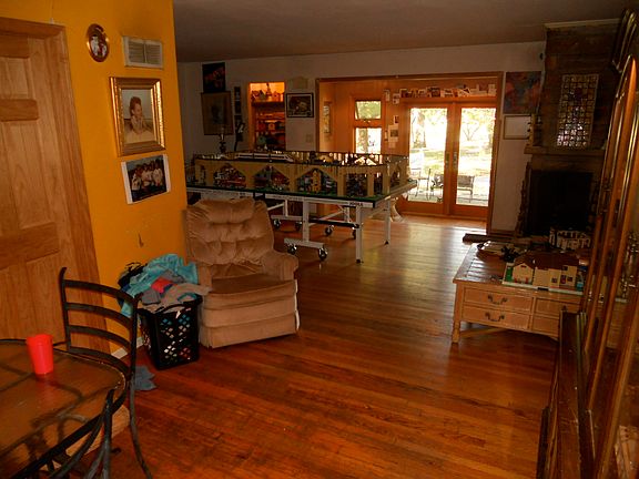 LARGE LVING ROOM AND DINING