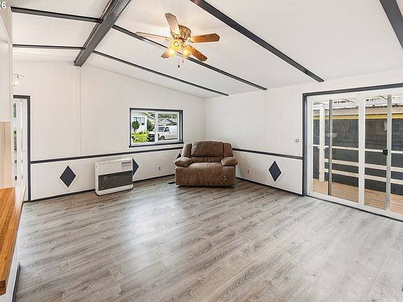 3rd image of 16172 Wedgewood Ln