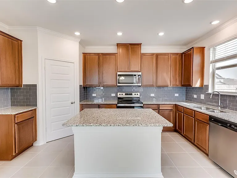 105 Clematis Ct — Photo 10