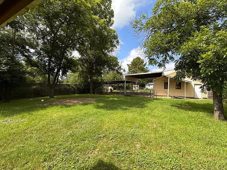 2609 Belmeade St — Photo 15