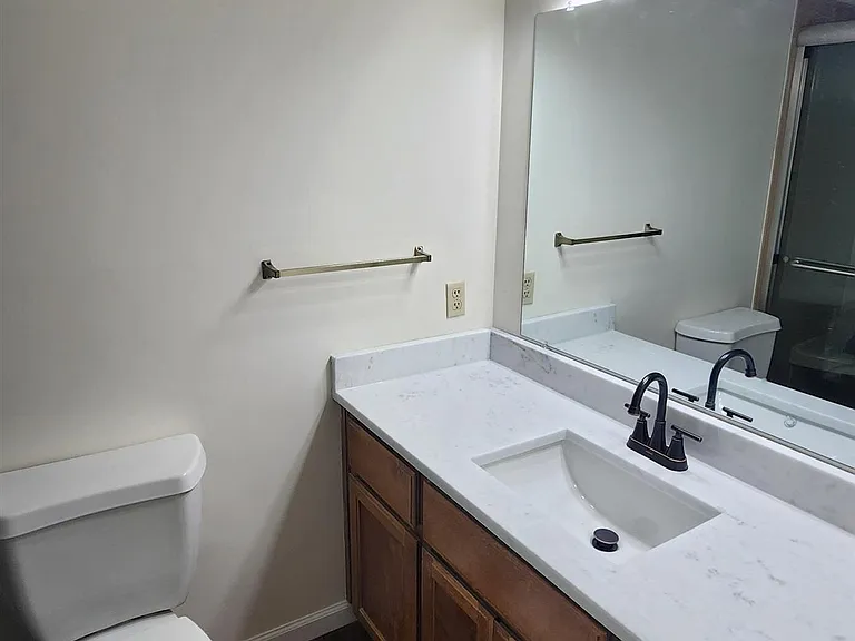 203 Springdale Dr #1 — Photo 33