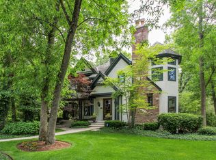 1231 Ashbury Ln, Libertyville, IL