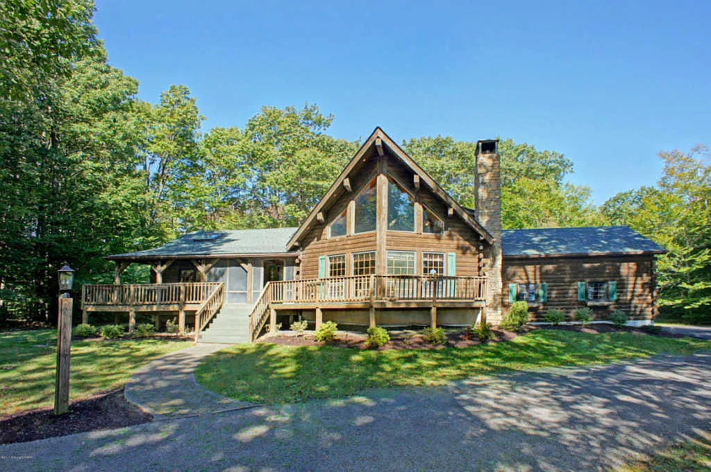 312 Richard Dr photo 1