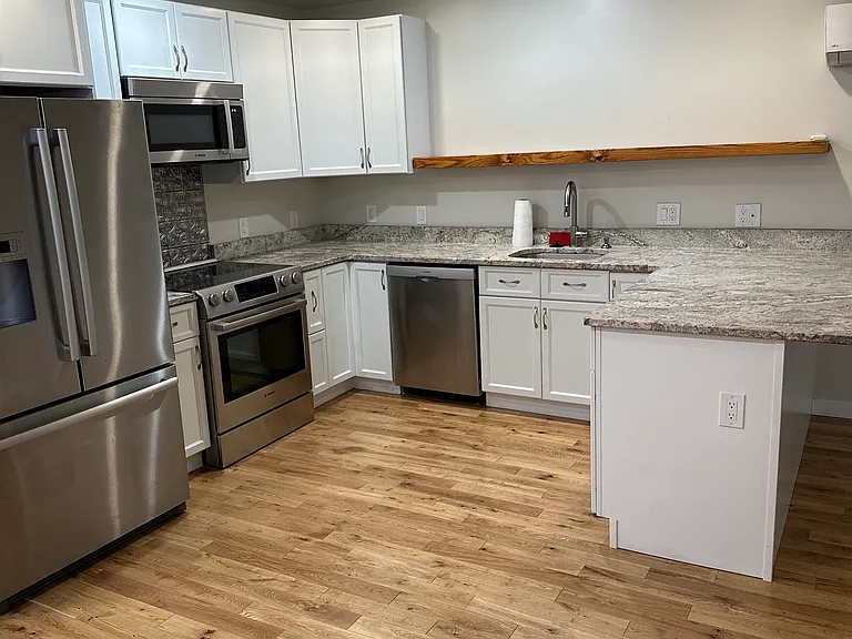 1120 Walnut St #3F — Photo 5
