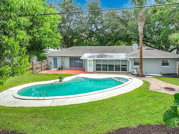 3rd image of 411 MONTICELLO DRIVE