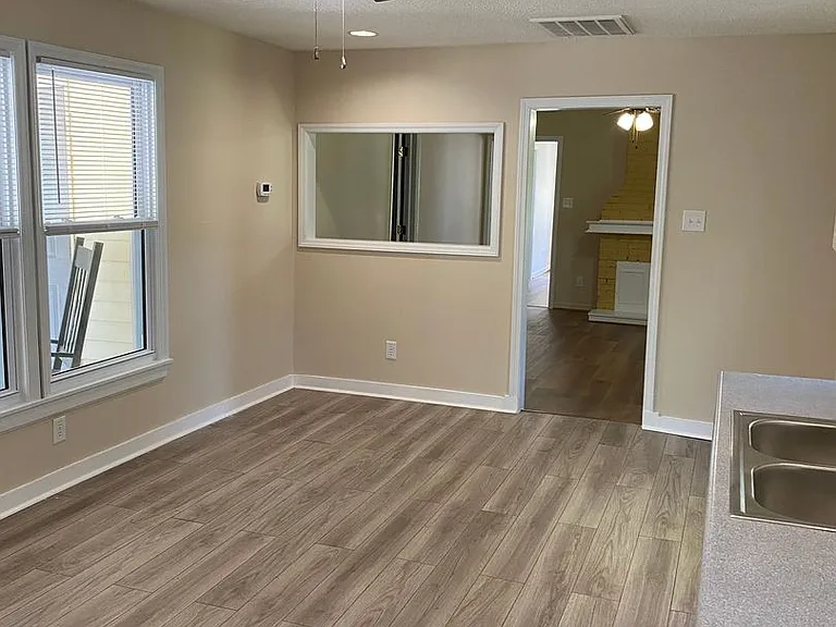 802 N B St #3 — Photo 7