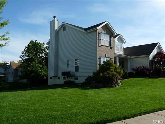 Lovely side yard.