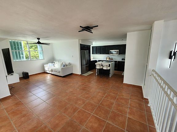 2nd image of Sandy Cay Village At The Hls #Townhouse E-25