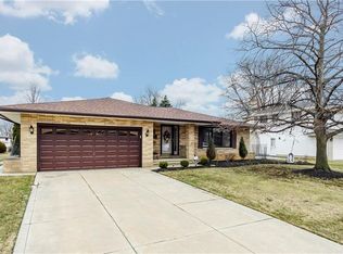 5595 Chatham Dr, Seven Hills, OH 44131