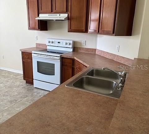 2nd image of 11 Kathryn Pl