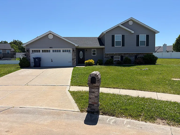 483 Honeysuckle Creek Dr — Photo 1