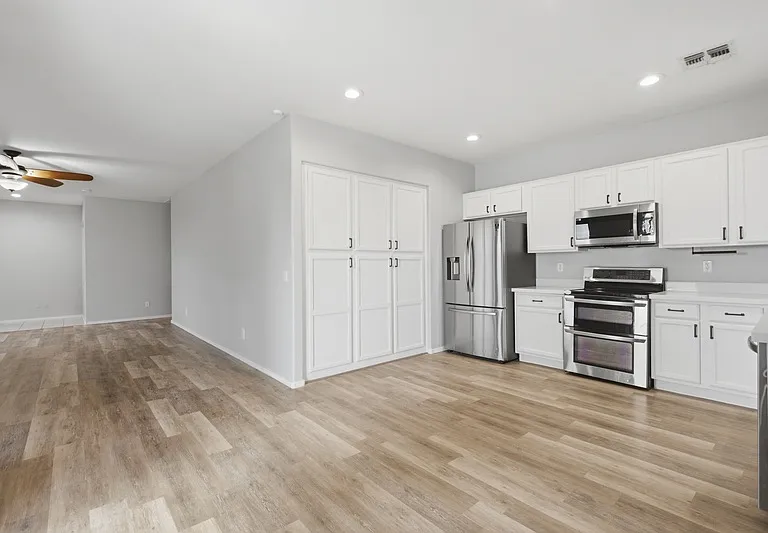 851 S Fern Ct — Photo 8