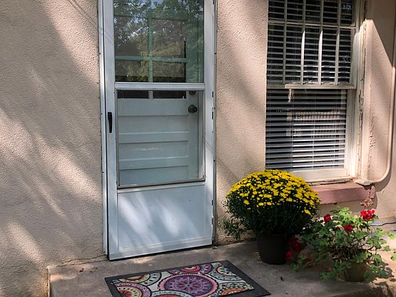 Kitchen porch entry