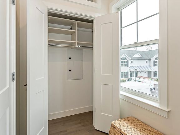 3rd image of 202 Breton Way