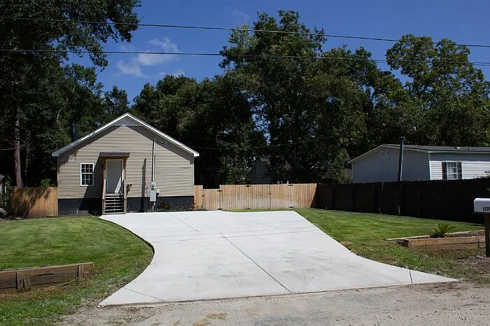 1030 Greenhill Rd — Photo 40