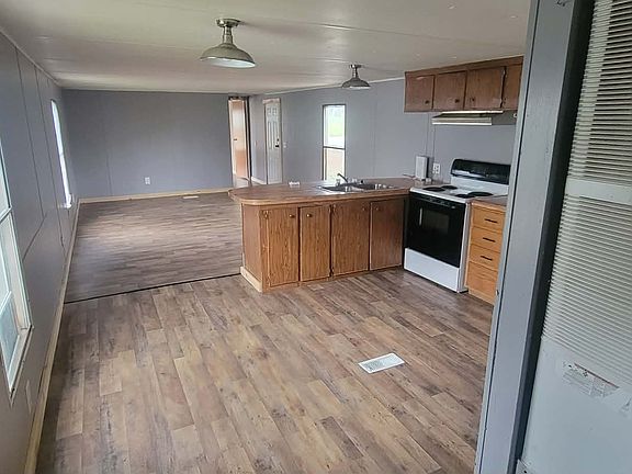 3rd image of 327 N County Line Rd #4