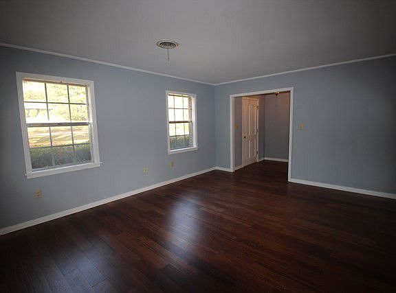 4th image of 102 Lakeway Dr