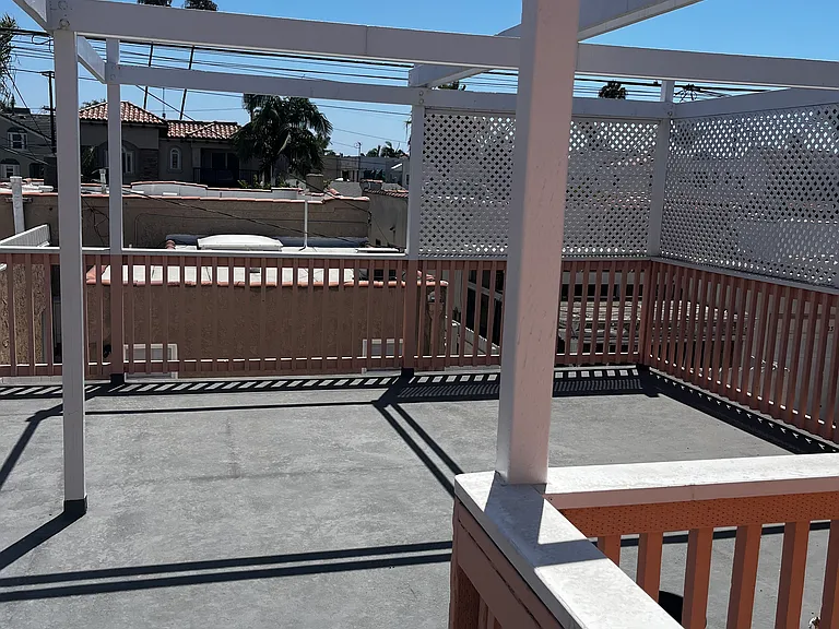 224 Covina Ave #1/2 — Photo 11
