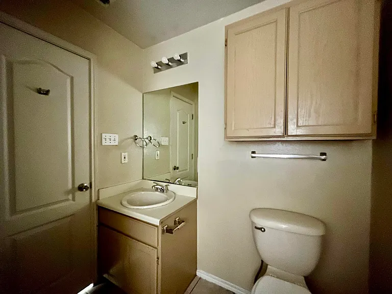 203 Martingale Ln #40 — Photo 12