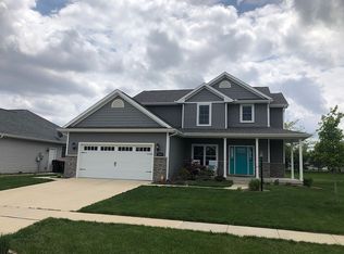 2205 E Slade Ln, Mahomet, IL 61853