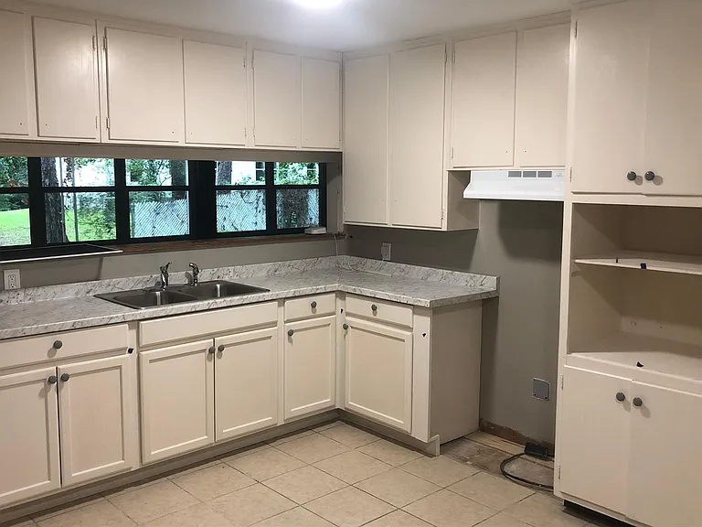 1858 Ivy Ln #1 — Photo 11