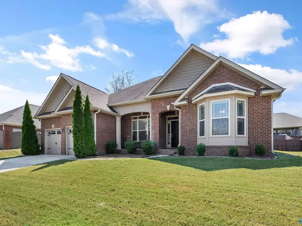 203 Blackwood Dr NW, Madison, AL 35757