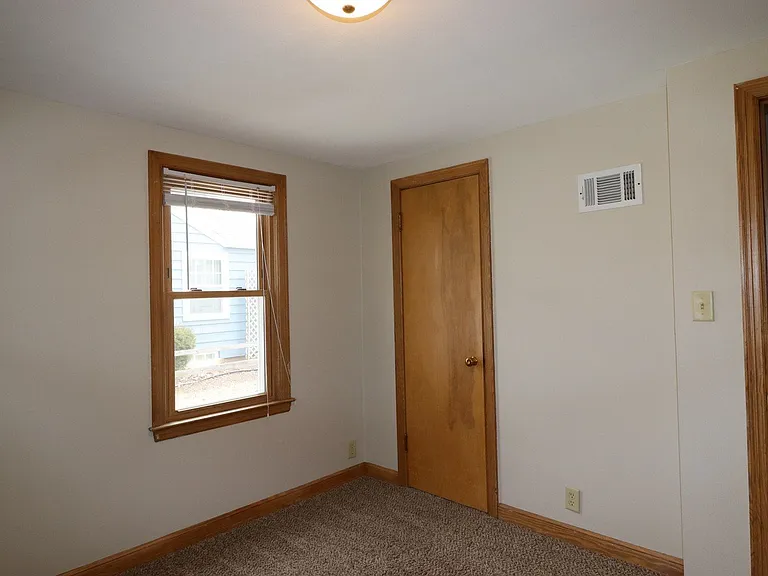 124 W Marquette St — Photo 20