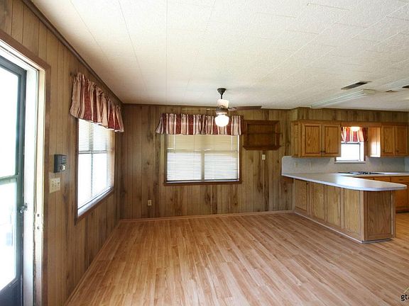 5th image of 303 McLean Ave