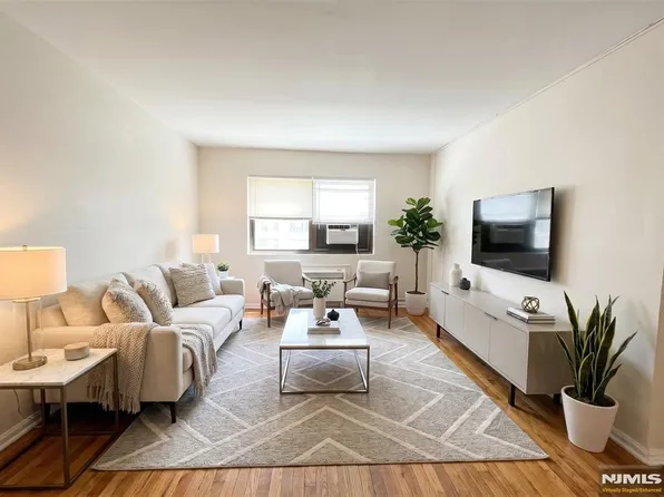 3050 Edwin Ave APT 3F, Fort Lee, NJ 07024