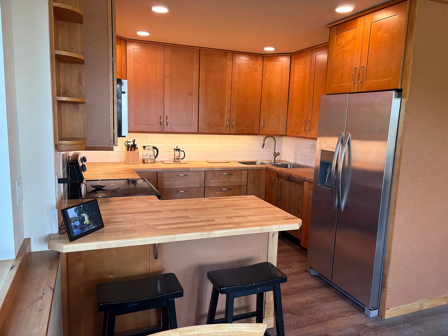 3 bed, 2.5 bath, 2160 sqft, $3,900 — Photo 3